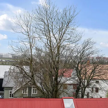 Sunny * Reykjavík